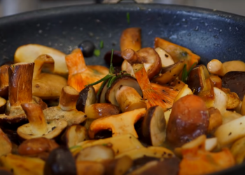 Przepisy na leśne grzyby: To kaszotto przypadnie Wam szczególnie do gustu, kasza orkiszowa z grzybami, której nie będzie dość.