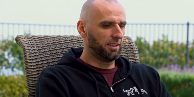 Marcin Gortat i jego nowa dziewczyna zostali przyłapani na wakacjach, koszykarz po rozstaniu z Bachledą-Curuś związał się z tajemniczą Żanetą