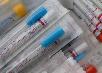 Koronawirus: Mimo, że w kolejnych krajach padać rekord zakażeń COVID-19 to jednak śmiertelność z tym związana nie rośnie jaka jest przyczyna?