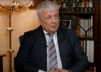 Specjalista z Centrum im Adama Smitha, Robert Gwiazdowski jest przeciwko progresji podatkowej, nawet sam Adam Smith był jej przeciwny.