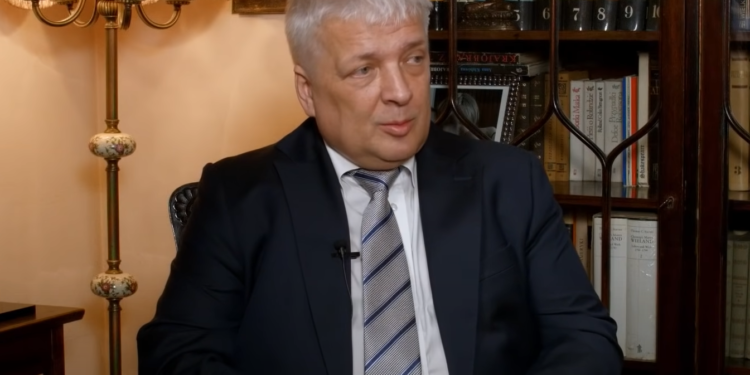 Specjalista z Centrum im Adama Smitha, Robert Gwiazdowski jest przeciwko progresji podatkowej, nawet sam Adam Smith był jej przeciwny.