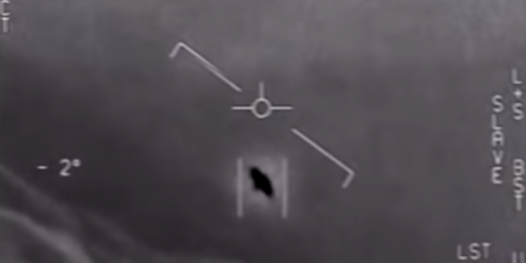 Piloci Marynarki Wojennej USA zawsze mieli przypadki spotkań z nieznanymi obiektami latającymi, teraz ujawniono spotkania z UFO.