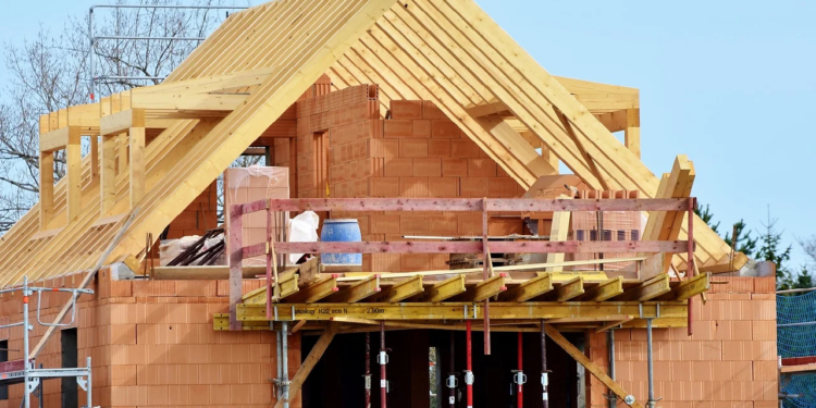 Długo wyczekiwana reforma prawa budowlanego niedługo wchodzi w życie, zmiany w prawie budowlanym będą kompleksowe.