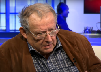 Właśnie została przyznana Literacka Nagroda Nike jednak za nim to nastąpiło na scenie pojawił się Adam Michnik i wygłosił polityczny komentarz