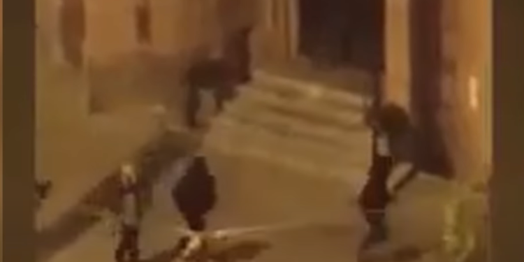 Strajk kobiet przybiera na sile, tymczasem w Poznaniu zaatakowni zostali obrońcy kościoła przy ulicy Fredry. W ruch miały pójść pałki i noże.