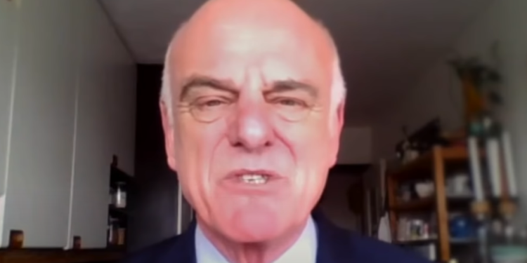 COVID-19 cały czas się rozprzestrzenia, rządy rozważają lockdown swoich państw, jednak doktor David Nawarro z WHO apeluje żeby tego nie robić