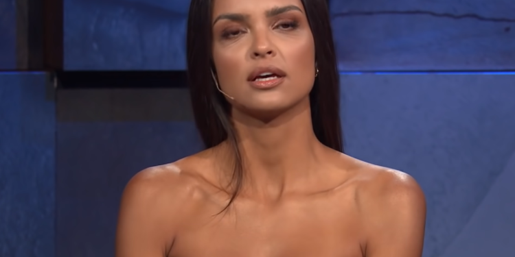 Prowadząca program "Hotel Paradise" Klaudia El Dursi w serwisie Instagram reklamowała płaszcz, walało się nią morze hejtu.