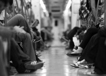 Koronawirus w Niemczech, Instytut Kocha: Tuż za naszą granica, na terenie Niemiec są regiony, w których sytuacja wymknęła się spod kontroli.