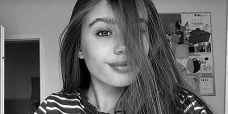 Oliwia Bieniuk skończyła już 18 lat i zdecydowała się na pierwszy wywiad w TVN, tematem była Anna Przybylska i Jarosław Bieniuk.