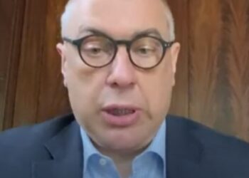 "Roman Giertych symulował brak świadomości" - ujawnia Prokuratura Regionalna w Poznaniu, mecenas został już przesłuchany.