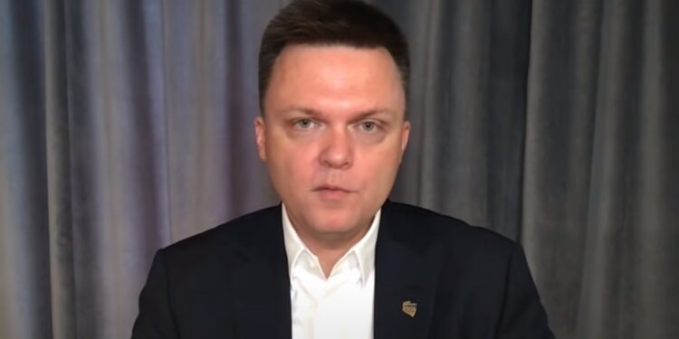 Koronawirus w Polsce: Szymon Hołownia będąc gościem telewizji Polsat stwierdził, że na COVID-19 umrze kilkadziesiąt tysięcy Polaków,