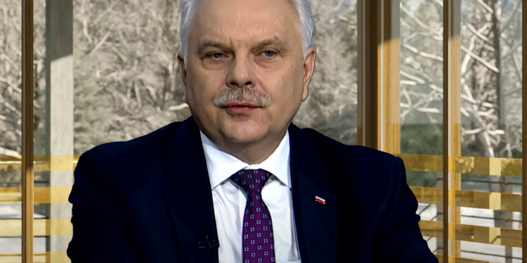 Wiceminister zdrowia Waldemar Kraska wypowiedział się w mediach na temat nowych obostrzeń które rząd zamierza wprowadzić w związku z COVID-19