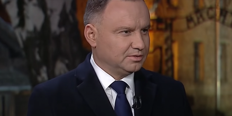 Prezydent Andrzej Duda oświadczył, że "Piątka dla zwierząt" jest źle skonstruowana i nieprzemyślana, dlatego się z nią nie zgadza.