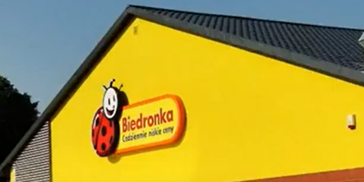 Biedronka wygrała proces o naruszenie dóbr osobistych, byli pracownicy będą musieli zapłacić wielkie pieniądze. Rozpoczęła się zbiórka.