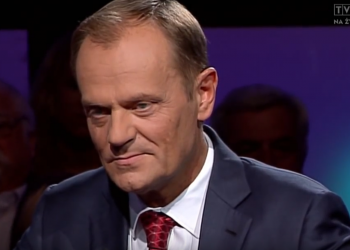 Donald Tusk wypowiedział się o szczepionce na COVID-19 firmy Pfizer na Twitterze. Jego słowa nie przypadły do gustu niektórym użytkownikom.