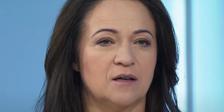 Dziennikarka Ewa Drzyzga w serwisie Instagram postanowiła wytknąć błędy i daje przykłady jak można poprawić zdalne nauczanie.