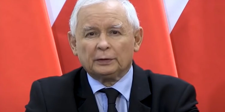 Emerytura zbliża się nieubłaganie, prezes PiS Jarosław Kaczyński ma już 71 lat, pozostaje kwestia kto ma go zastąpić, Szydło, czy Ziobro