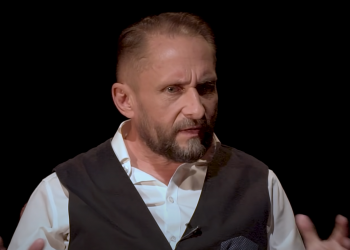 Kamil Durczok przeżywa kolejne problemy finansowe, jego firma ma poważne kłopoty, rozprawa w tej sprawie została odroczona przez sąd.