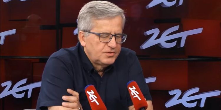 Pandemia COVID-19 (koronawirus) w Polsce: Bronisław Komorowski, były prezydent RP chory na COVID-19. Jaki jest jego stan zdrowia?