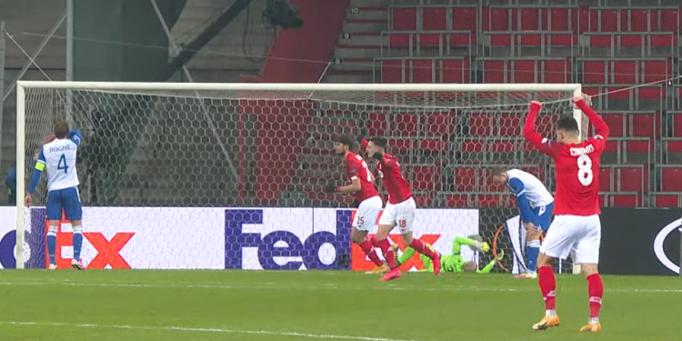 Lech w dwóch spotkaniach w Ekstraklasie a także w jednym w Lidze Europy traci gole w ostatniej akcji wypowiedział się o tym Bartosz Ślusarski