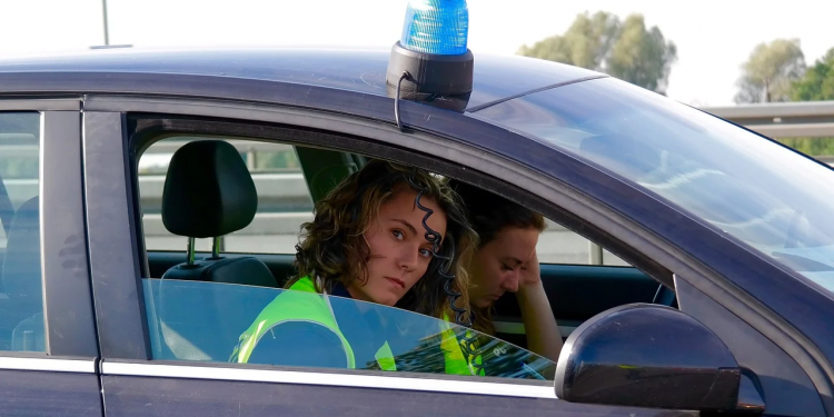 Za brak gaśnicy w samochodzie grozi mandat w wysokości nawet 500 zł, a co jeżeli nie będziemy mieli ważnej legalizacji? Czy też nas ukarzą?