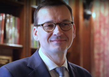 Polska: Rozwój epidemii koronawirusa spowodował, że rząd rozważa pełny lockdown kraju. Nowe ograniczenia mogą zostać wprowadzone już w środę.