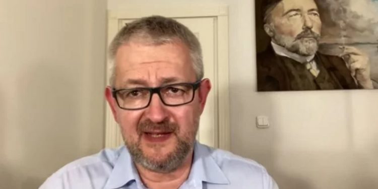 Strajk kobiet: Rafał Ziemkiewicz wyśmiał na portalu Twitter decyzje podjęte przez liderki strajku na czele, których stoi Marta Lempart.