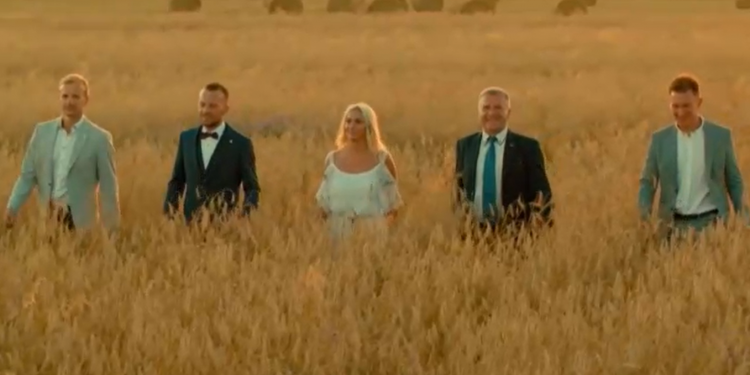 Kolejny skandal w programie "Rolnik Szuka Żony", pozostały jedynie dwie pary Paweł i Marta oraz Maciej i Ilona, reszta została bez partnerów.