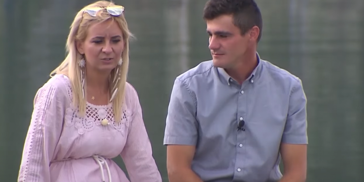 Sara z programu "Rolnik Szuka Żony" w TVP zaprezentowała piękny pierścionek, para zdecydowała się na zaręczyny, Karol może żałować.