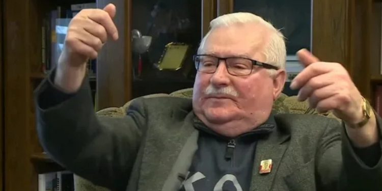 Strajk kobiet: Lech Wałęsa, były prezydent wypowiedział się na temat ostatnich wydarzeń w Polsce na łamach Rzeczpospolitej.