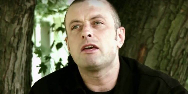 Tymon Tymański ostro wypowiedział się o prezesie PiS, Jarosławie Kaczyńskim oraz o dotacjach, które w ostatnim czasie mocno podzieliły środowisko muzyków, aktorów ora całe polskie społeczeństwo.