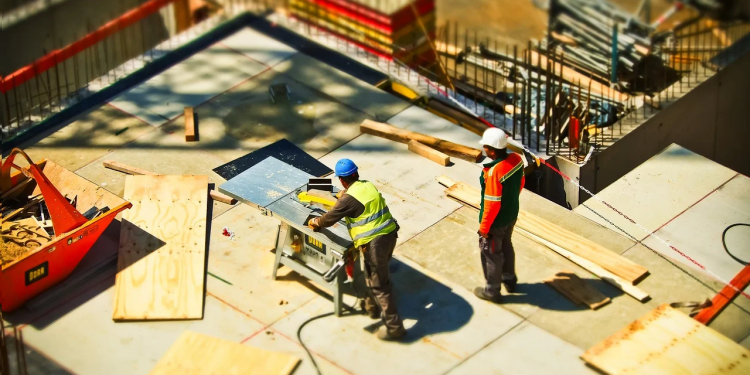 Przez pandemię COVID-19 następuje powolne załamanie w budownictwie mieszkaniowym, rząd chce zmienić ten trend. Czy im się uda?
