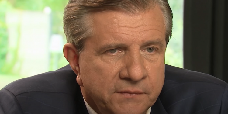 Zygmunt Chajzer znalazł się w szpitalu, czeka go poważna operacja, wiadomość jaki jest jego stan zdrowia przekazał jego syn Filip.