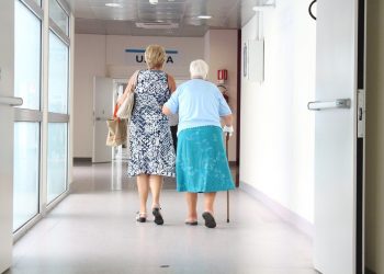 Nie każdy może się zaszczepić na COVID-19, są przeciwskazania do szczepienia. Zobacz na co zwrócić uwagę przed iniekcją.