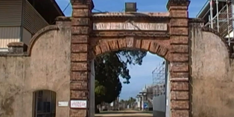 Gujana Francuska, niegdyś kolonia, dziś część Francji i Unii Europejskiej, kiedyś tortury były tu na porządku dziennym, dzisiaj startują tu..