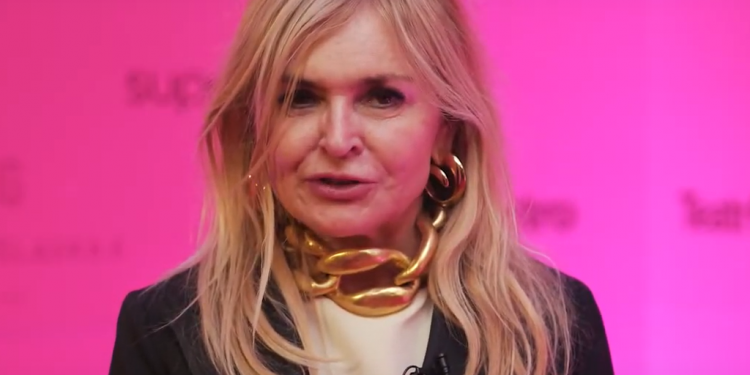 Wpadka w programie Moniki Olejnik w TVN, podczas rozmowy zamiast zapowiadanego gościa programu "Kropka Nad I" pojawił się ktoś inny.