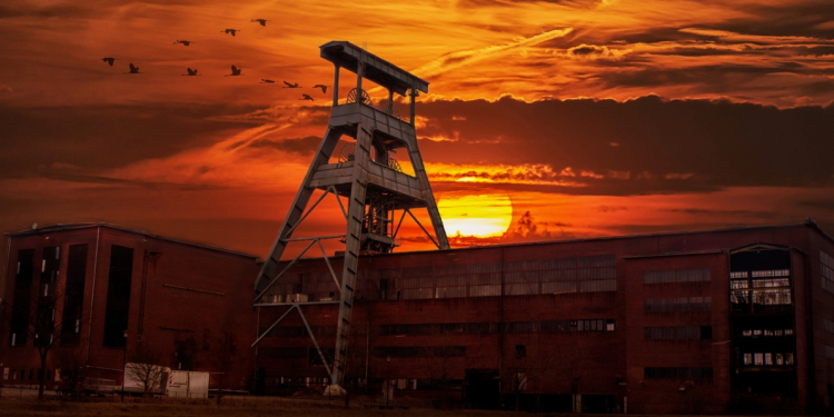 Wiceminister Artur Soboń oświadczył, że rząd uzyskał wstępne porozumienie z górnikami w sprawie sposobu zamknięcia kopalń w kraju.