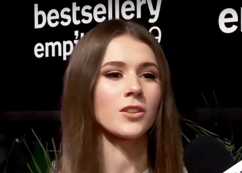 Metamorfoza jaką zaprezentowała w serwisie Instagram, zwyciężczyni programu "The Voice Kids" i konkursu "Eurowizja Junior", Roksana Węgiel...