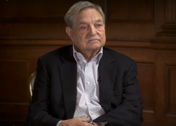 Angela Merkel podpisała porozumienie na szczycie UE, postanowił to skomentować George Soros, który wypowiedział się nieprzychylnie o Polsce.