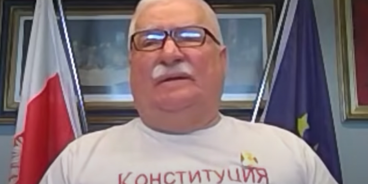 Lech Wałęsa nie będzie wspominał tych świąt pozytywnie, w jego domu może mieć miejsce awantura, wszystko przez alkohol, Sławomir go nadużywa.