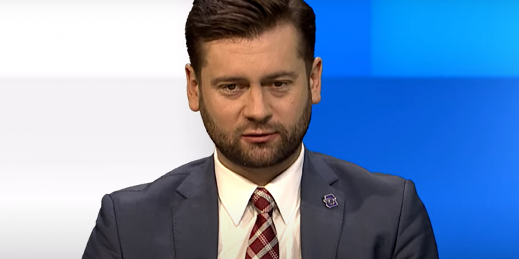 Kamil Bortniczuk, podobnie jak Adam Bielan został usunięty z Porozumienia. Teraz polityk postanowił skomentować całą sytuację.