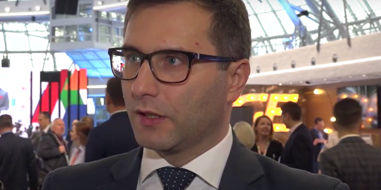 Szef ARM, Michał Kuczmierowski informuje, że szczepienia nauczycieli powinny przebiegać bez żadnych problemów i zakłóceń.