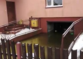 Podtopienia w Płocku przybierają na sile, poziom wody na Wiśle, przez lodowy zator, cały czas rośnie, Andrzej Nowakowski prosi o pomoc.