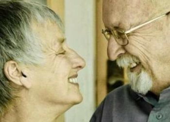 Poprosiła męża przed śmiercią o jedną rzecz… Po 3 latach zorientował się że zrobiła sobie z niego jaja!