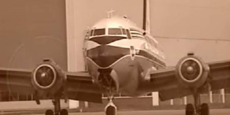 Samolot, który zniknął w 1955 roku, wylądował po 37 latach!