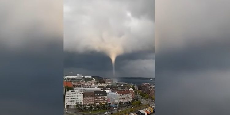 Przerażające sceny nad Bałtykiem. Tornado spychało ludzi do wody. Są ciężko ranni (wideo)