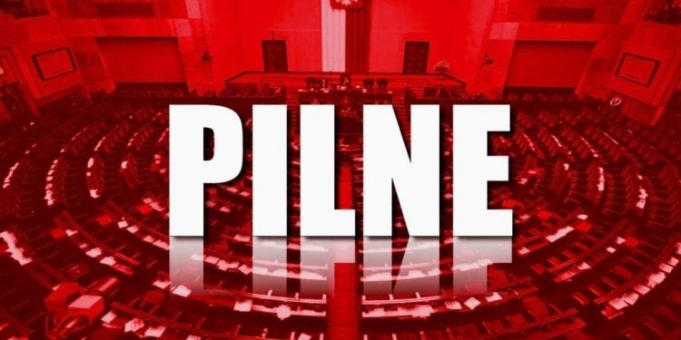 Zostało zaledwie kilka dni do wszystkich świętych, a w mediach wciąż zadaje się najważniejsze pytanie. Chodzi o obostrzenia. Ten specjalista bez żadnych ogródek na antenie TVN24 powiedział co sądzi. Co na to rządzący? Cmentarze będą zamknięte dla niezaszczepionych