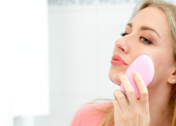 Szczoteczka soniczna,a masaż twarzy – jakie funkcje może spełniać szczoteczka soniczna?