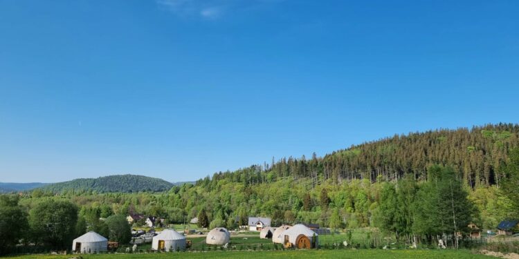 Glamping na Dolnym Śląsku: Luksusowa odpowiedź na tęsknotę za naturą