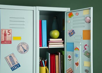 Dlaczego lepiej wybrać metalowe szafki ubraniowe zamiast drewnianych?